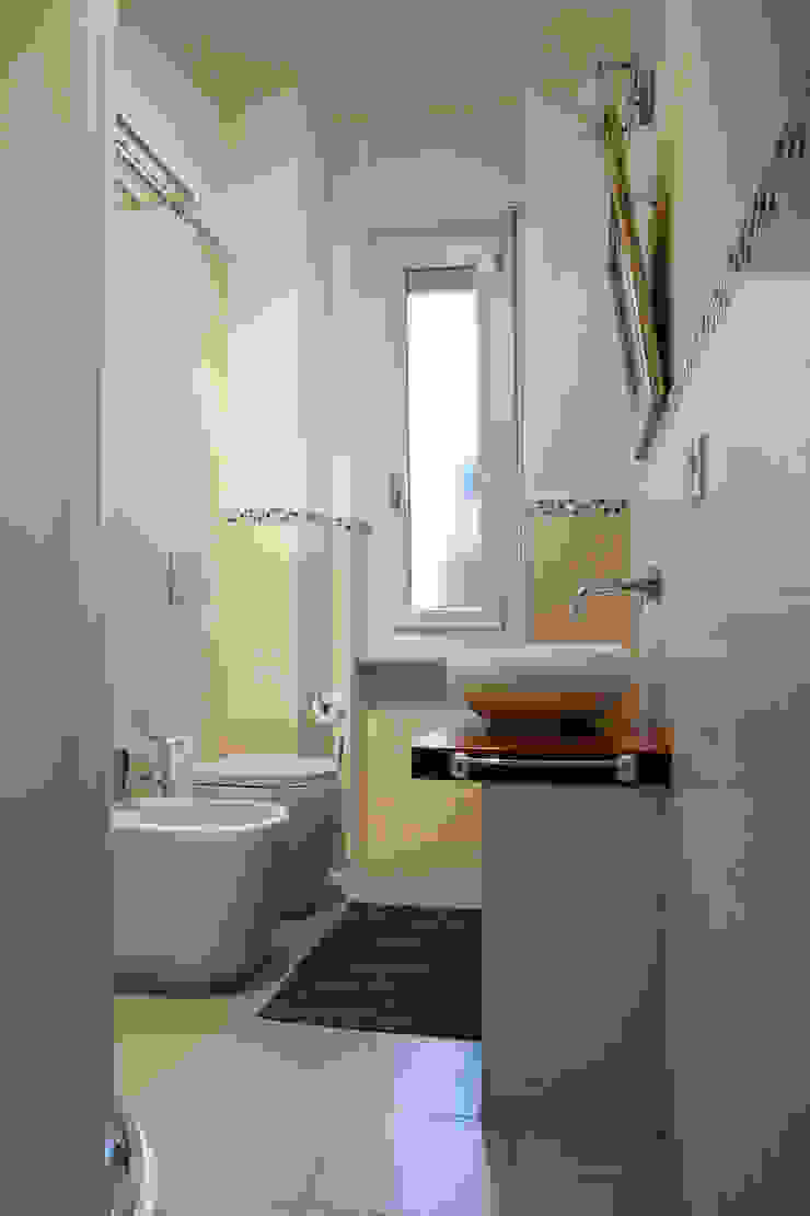 _Mondrian Home_, Alessandro Multari Ingegnere - I AM puro ingegno italiano Alessandro Multari Ingegnere - I AM puro ingegno italiano Modern bathroom