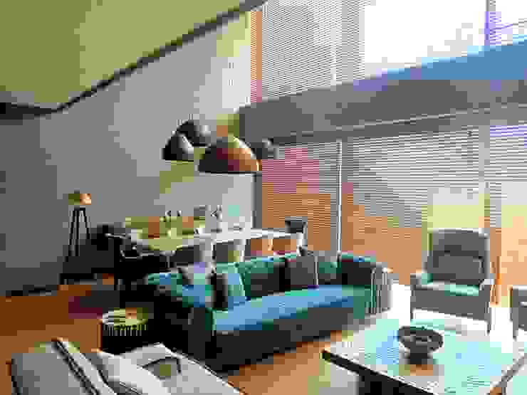 ​A project in İzmir, Turkiye. - İzmir'de uygulaması bize ait bir projenin salonundan bir kare. Visage Home Style Modern Oturma Odası