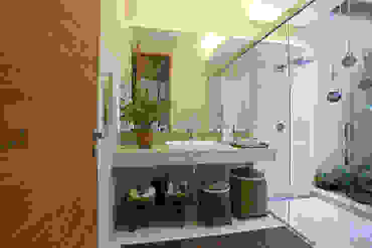 Casas por Eduarda Corrêa Arquitetura & Interiores