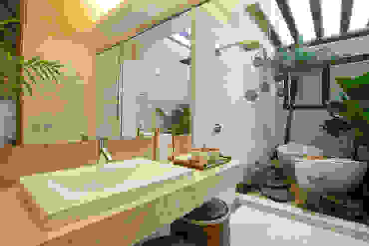 Casas por Eduarda Corrêa Arquitetura & Interiores