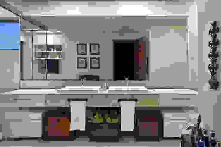 Casas por Eduarda Corrêa Arquitetura & Interiores