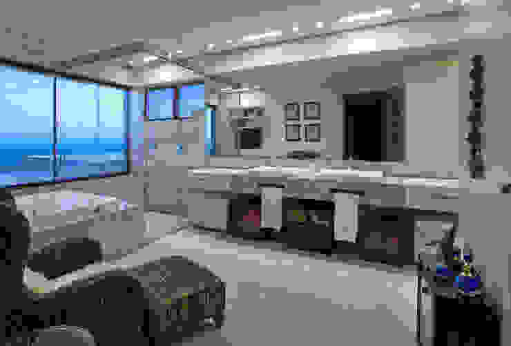 Casas por Eduarda Corrêa Arquitetura & Interiores