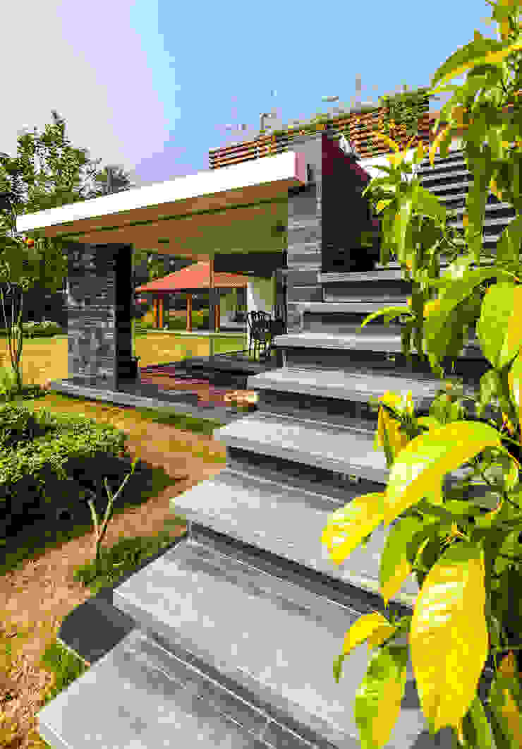 Kumar Moorthy & Associates Сад