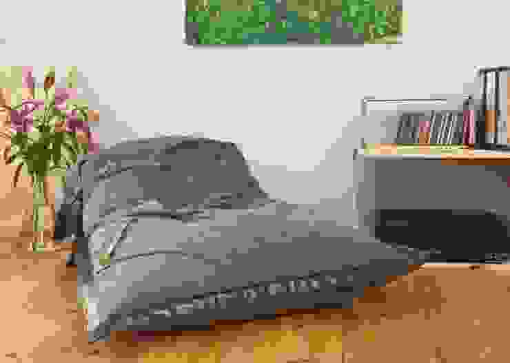 sessio. // Der gemütliche Sitzsack, reditum // Möbel mit Vorleben reditum // Möbel mit Vorleben Moderne Wohnzimmer Sofas und Sessel