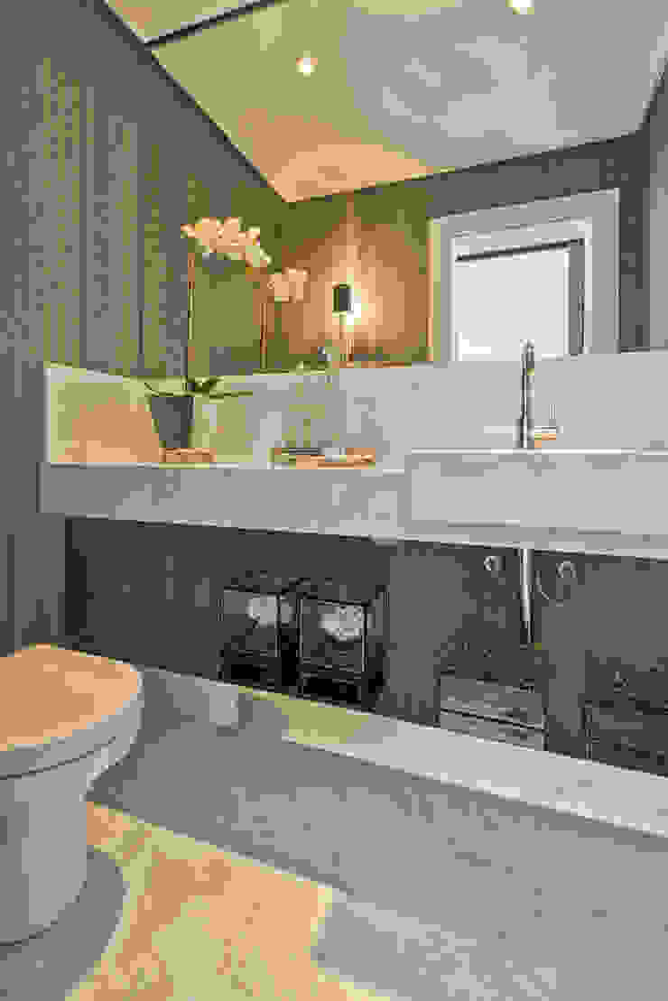 Casas de banho clássicas por Samara Barbosa Arquitetura Clássico