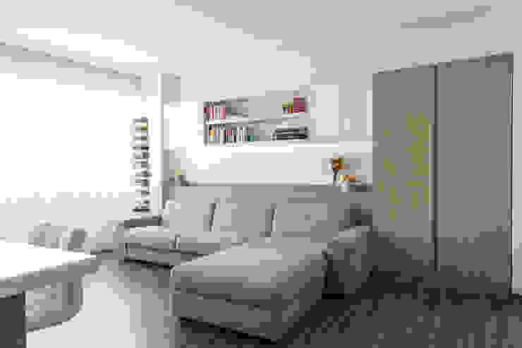 Studio Daido: Appartamento a Roma (Centro) , Dal Sasso Matteo Dal Sasso Matteo Modern living room Sofas & armchairs