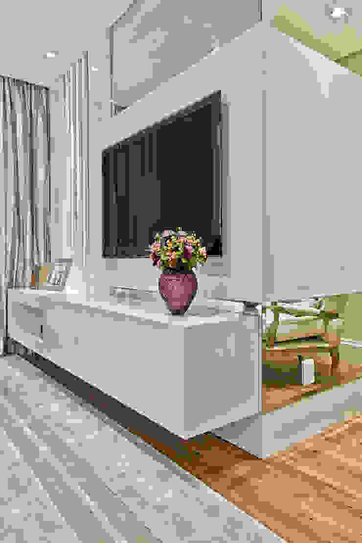 Salas multimédia clássicas por Samara Barbosa Arquitetura Clássico