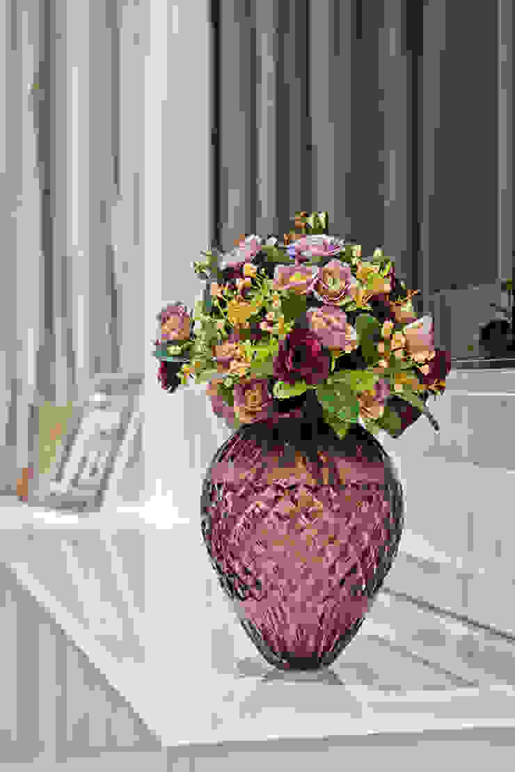 Salas de estar clássicas por Samara Barbosa Arquitetura Clássico