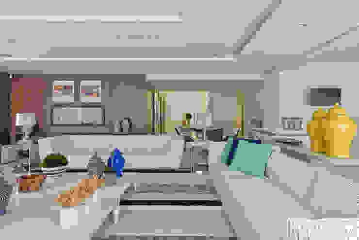 Salas de estar clássicas por Samara Barbosa Arquitetura Clássico