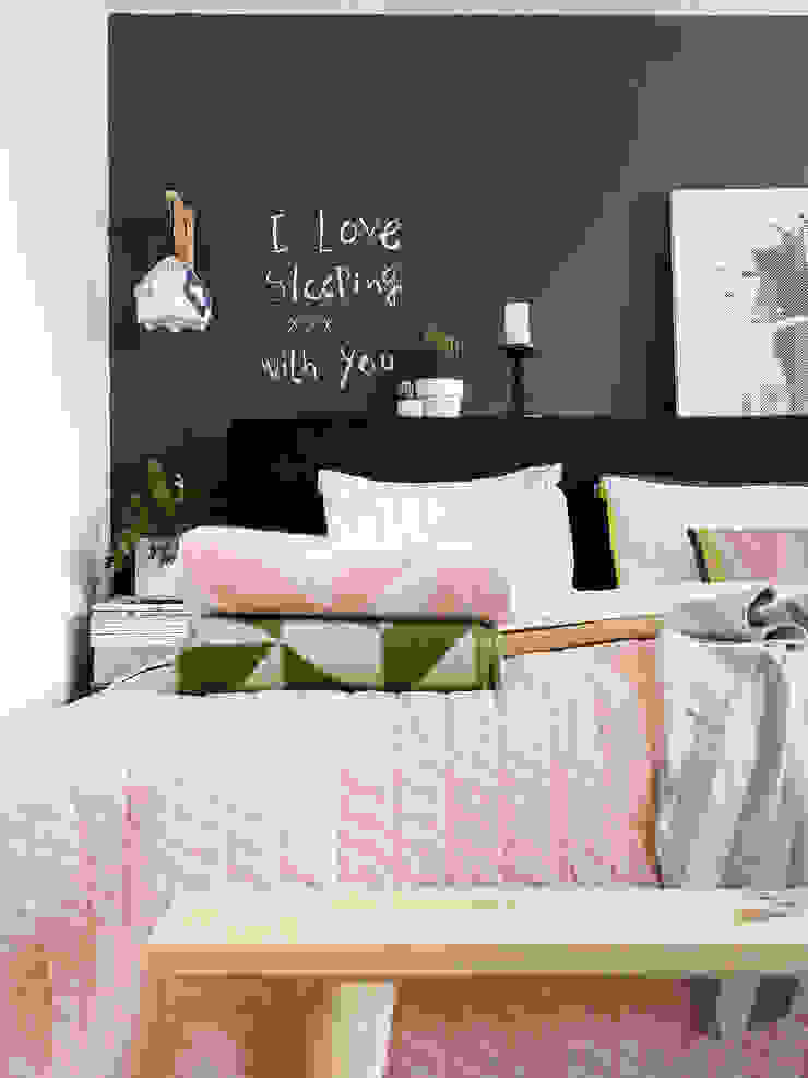 Ookinhetpaars de webshop voor kleurrijke kussens en prachtige plaids, Ookinhetpaars Ookinhetpaars Scandinavian style living room