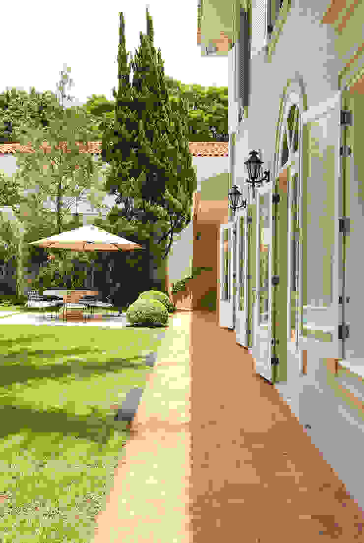 Prado Zogbi Tobar クラシカルな 家