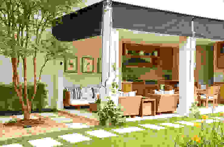 Prado Zogbi Tobar クラシックデザインの テラス