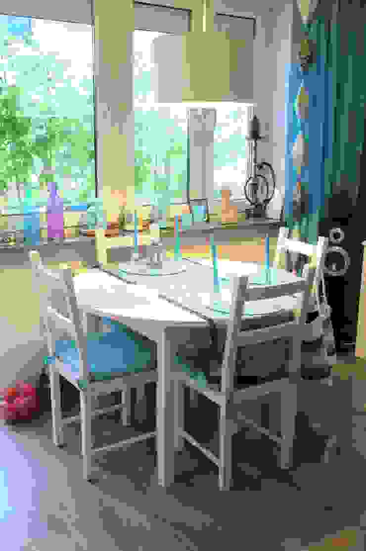 Kawalerka pozytywnej joginki Perfect Home Skandynawski salon