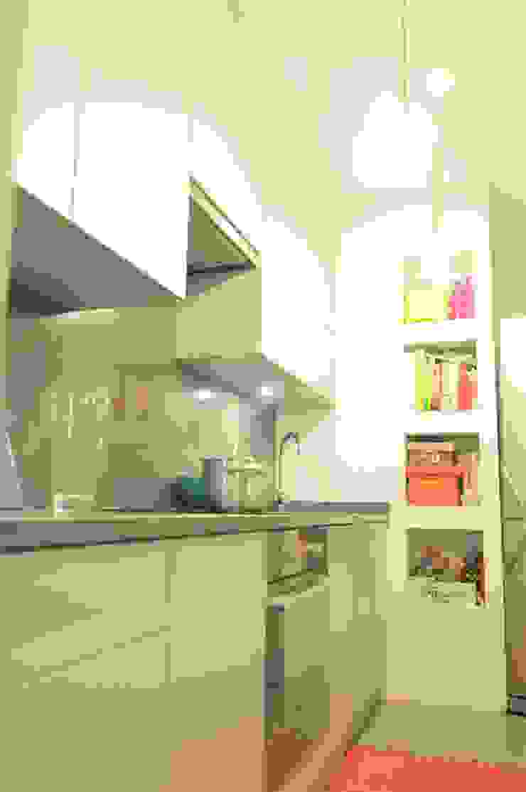 Kawalerka pozytywnej joginki Perfect Home Skandynawska kuchnia
