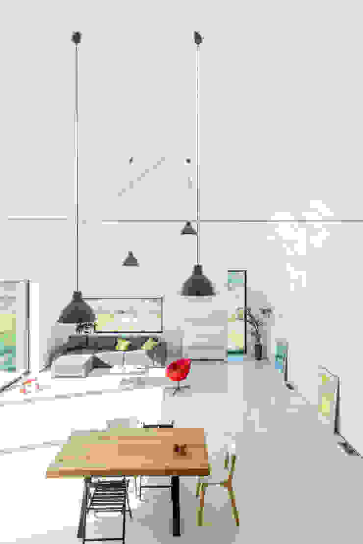 KROPKA STUDIO'S PROJECT Kropka Studio Ruang Keluarga Modern