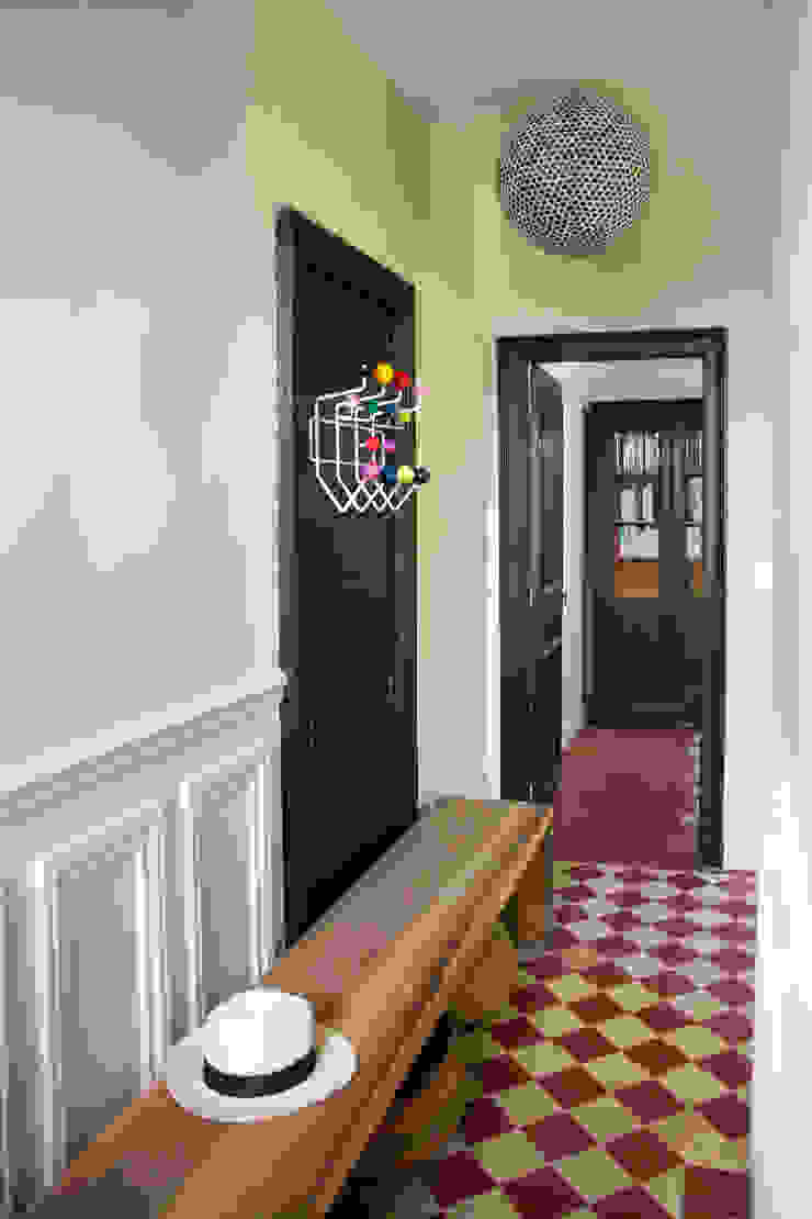 mllm Ingresso, Corridoio & Scale in stile eclettico