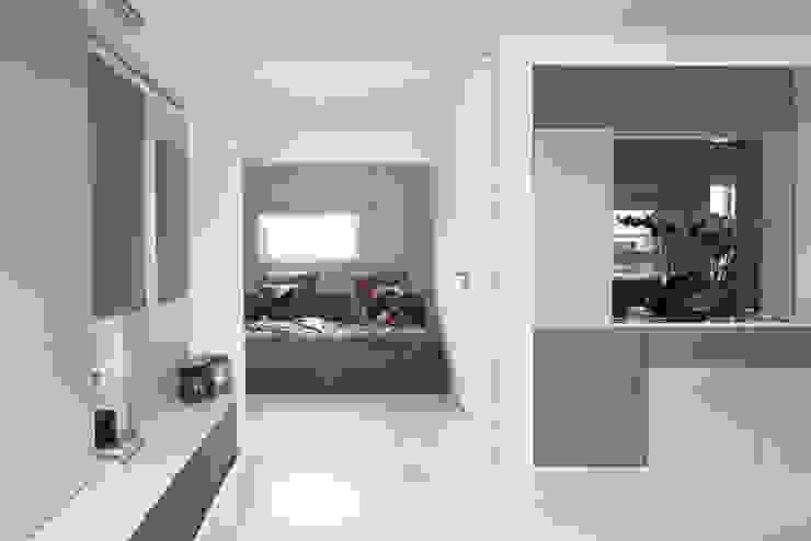 Shyam House Renovation Area-17 Architecture & Interiors Case moderne