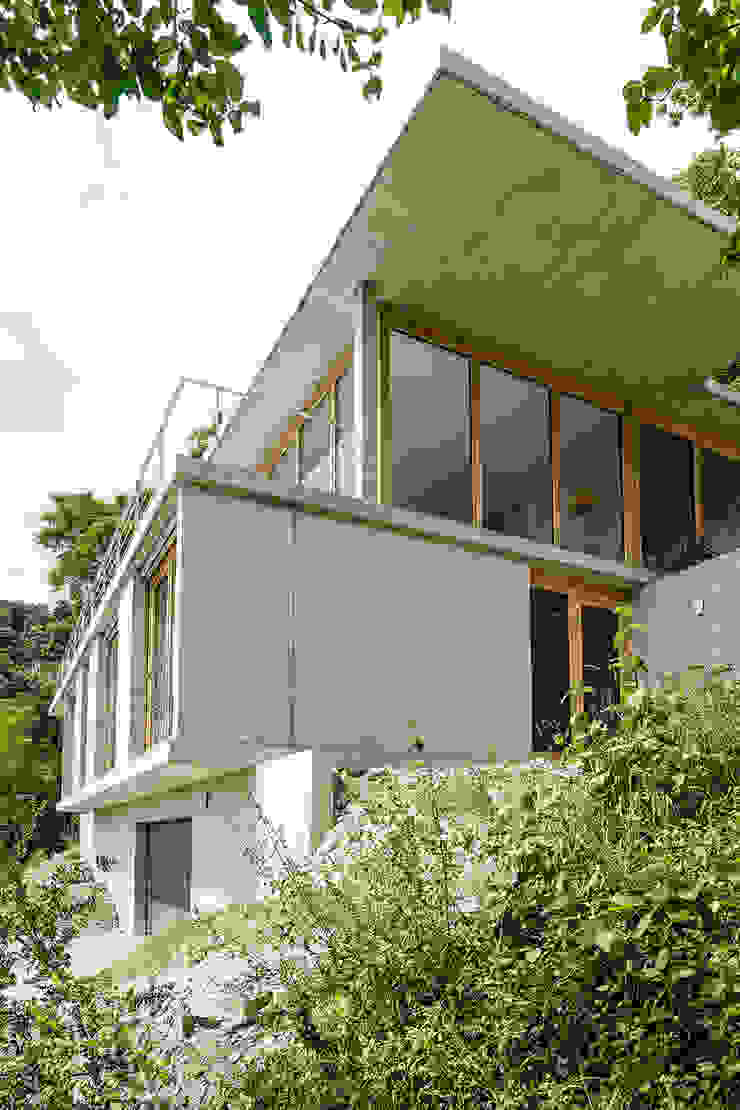 Wohnhaus am Hang, Wyhlen Moderne Häuser von GIAN SALIS ARCHITEKT Modern