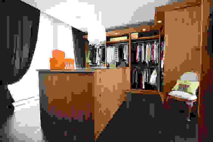 Bespoke Walnut Dressing Room Room Dressing roomAccessories & decoration