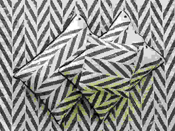 ZIGZAG printed linen bedding by Lovely Home Idea LOVELY HOME IDEA ห้องนอนสิ่งทอ