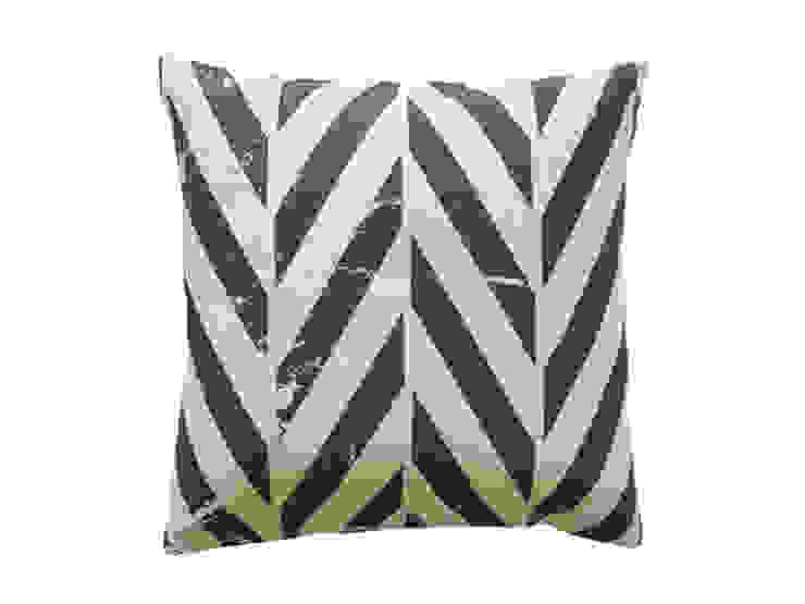 ZIGZAG printed decorative pillows by Lovely Home Idea LOVELY HOME IDEA ห้องนั่งเล่นของตกแต่งและอุปกรณ์จิปาถะ