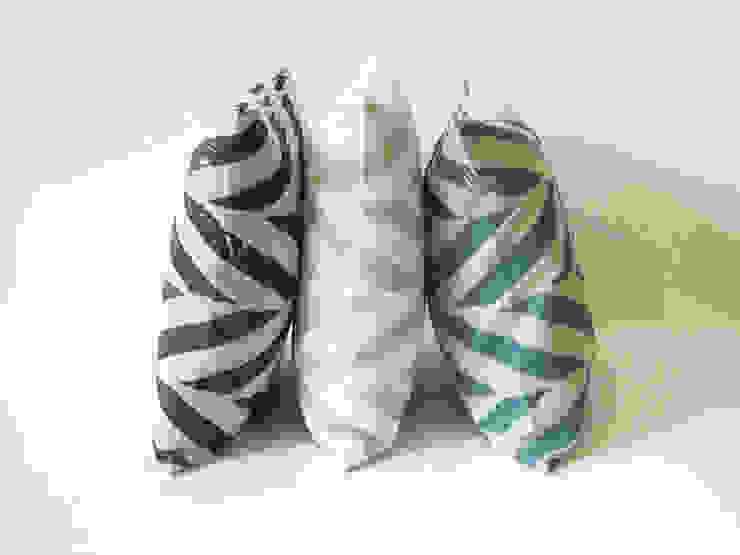 ZIGZAG printed decorative pillows by Lovely Home Idea LOVELY HOME IDEA ห้องนั่งเล่นของตกแต่งและอุปกรณ์จิปาถะ