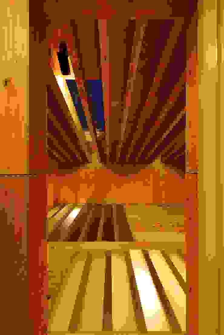 株式会社長野聖二建築設計處 Modern Corridor, Hallway and Staircase