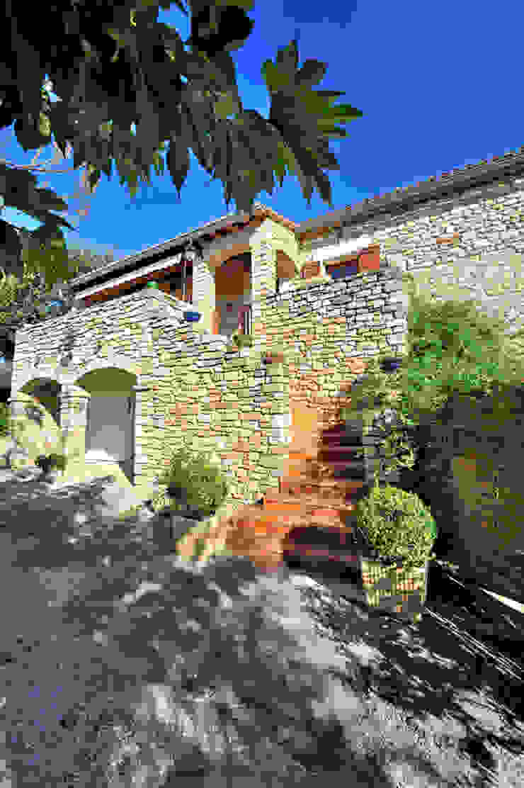 EXTENSION D'UN MAS PROVENÇAL par JOSE MARCOS ARCHITECTEUR ...