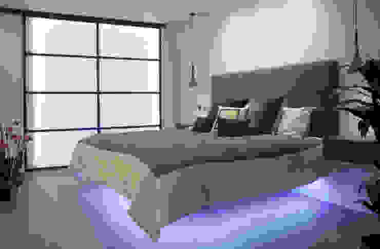 canalside flat : camden Quartos minimalistas por Cassidy Hughes Interior Design Minimalista