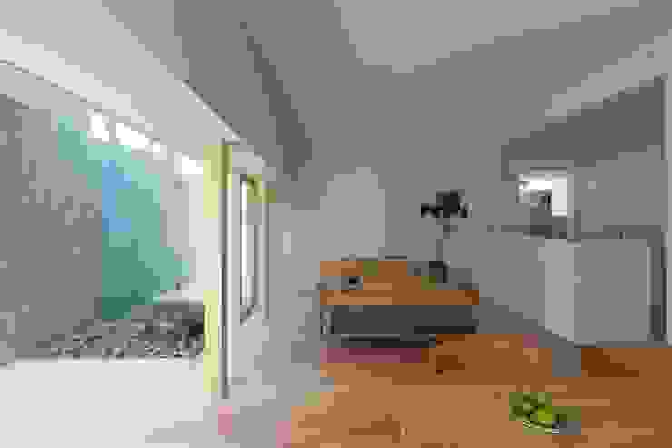Kusatsu House, ALTS DESIGN OFFICE ALTS DESIGN OFFICE モダンスタイルの寝室