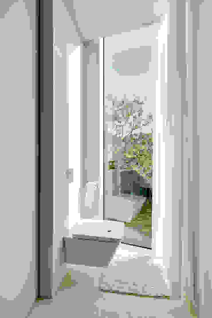 H' House, Wiel Arets Architects Wiel Arets Architects Moderne Badezimmer