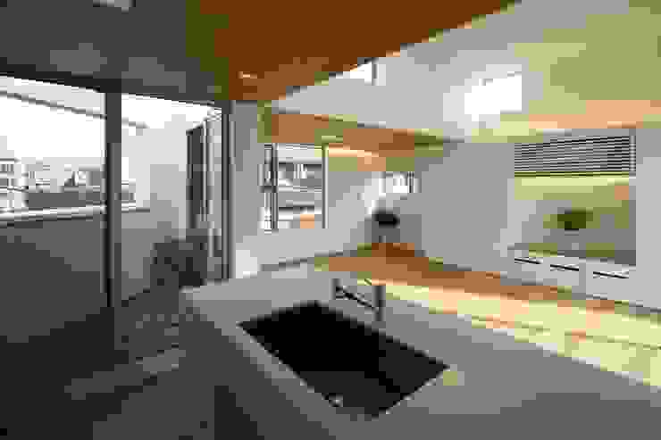 House in Heiwadai アトリエ スピノザ Rumah Modern