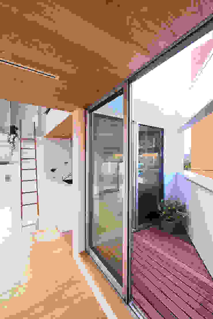 House in Heiwadai アトリエ スピノザ Rumah Modern