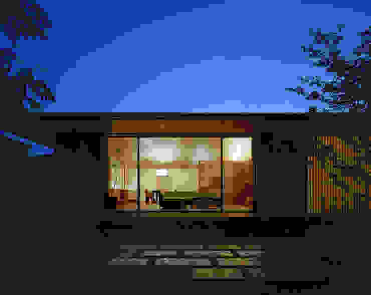 House in Satsuma, 柳瀬真澄建築設計工房 Masumi Yanase Architect Office 柳瀬真澄建築設計工房 Masumi Yanase Architect Office Modern houses
