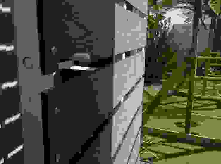 modern  door Grupo Boes, Modern   