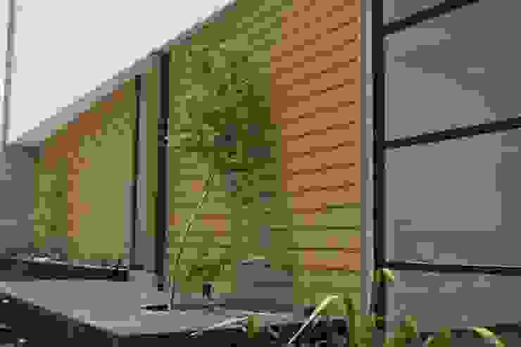 modern  door Grupo Boes, Modern   