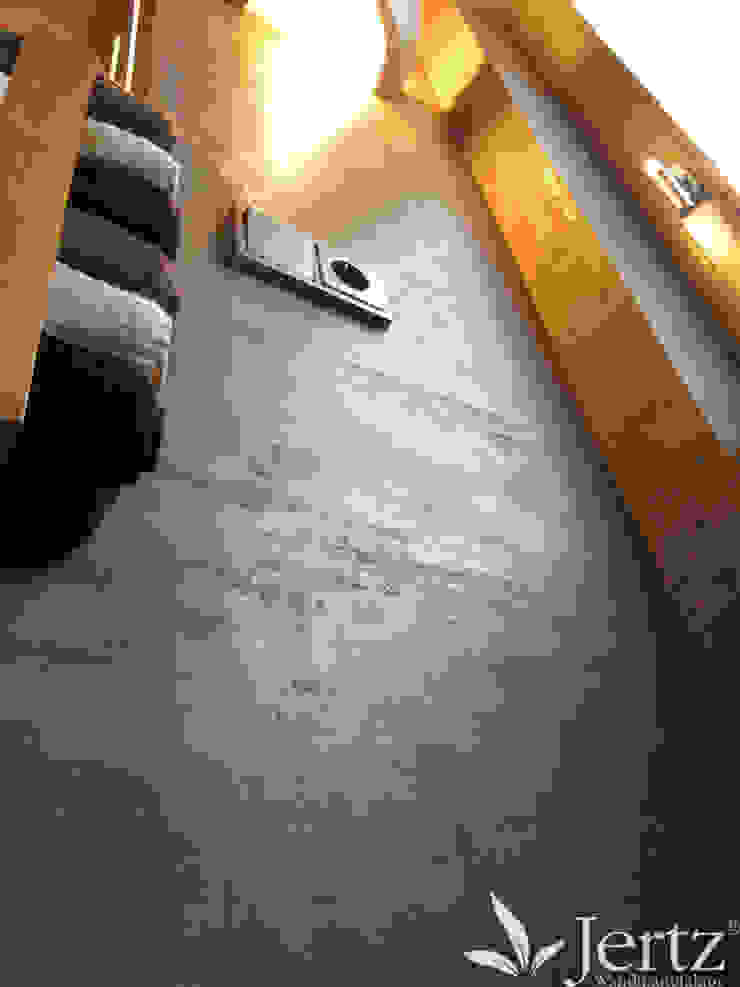 Badezimmer ohne Fliesen mit Marmorputz in Travertinoptik | homify