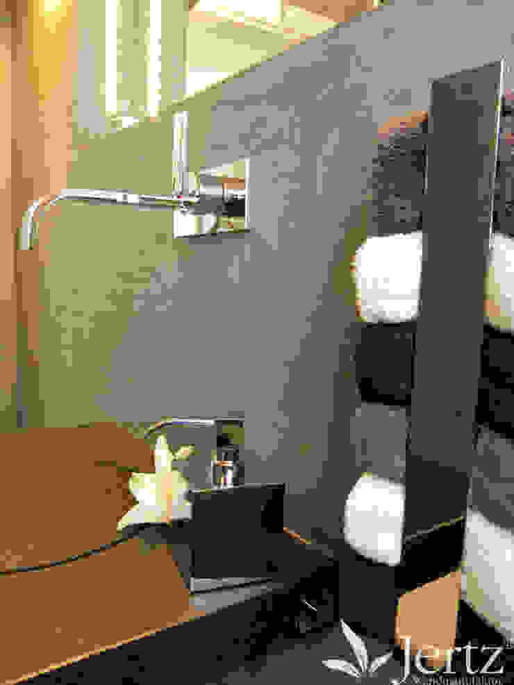 Badezimmer ohne Fliesen mit Marmorputz in Travertinoptik | homify