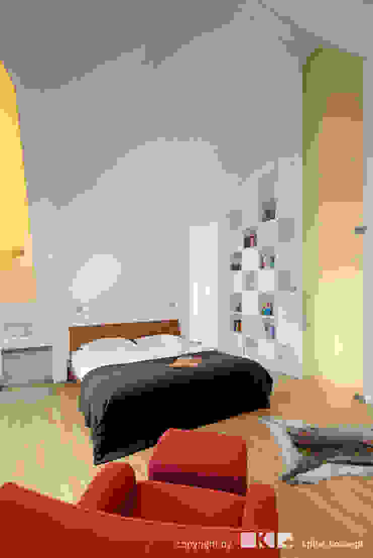 Dachgeschoss S, KPLUS KONZEPT GMBH KPLUS KONZEPT GMBH Modern Bedroom