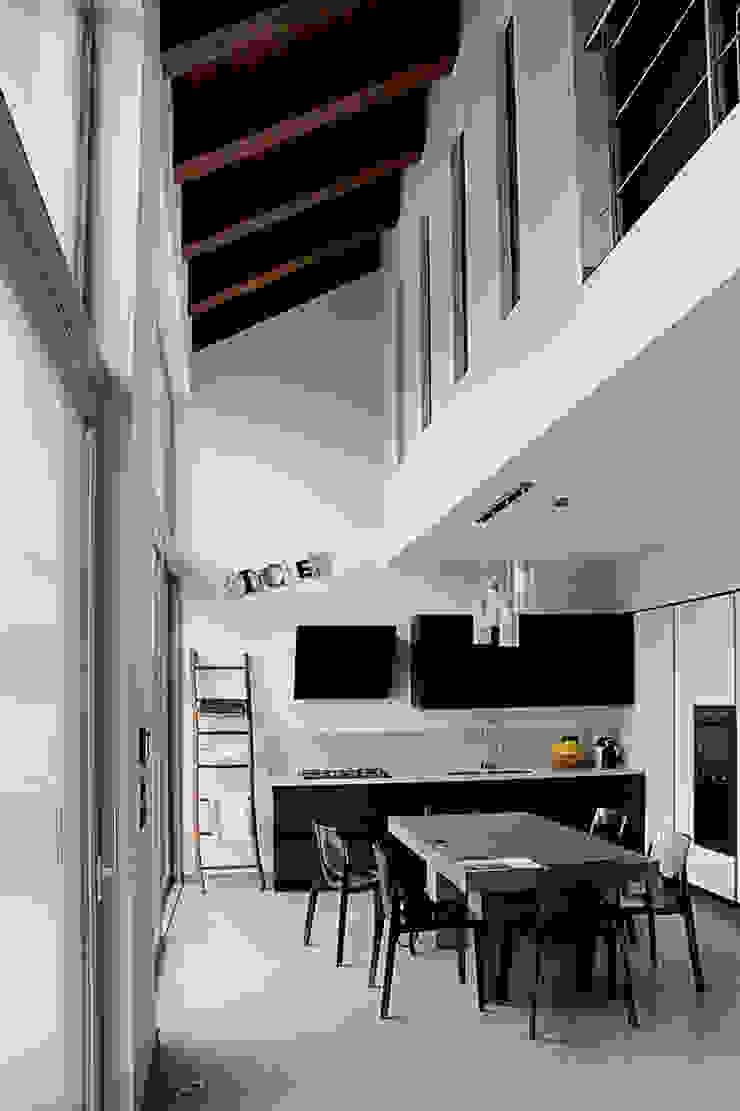 SAN BENIGNO HOUSE, Studio 06 Studio 06 Modern Kitchen