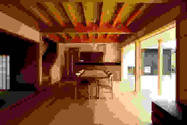 小笠原建築研究室 ห้องทานข้าว ไม้จริง Beige