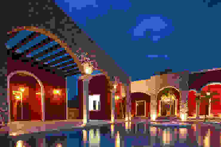 Arturo Campos Arquitectos مسبح