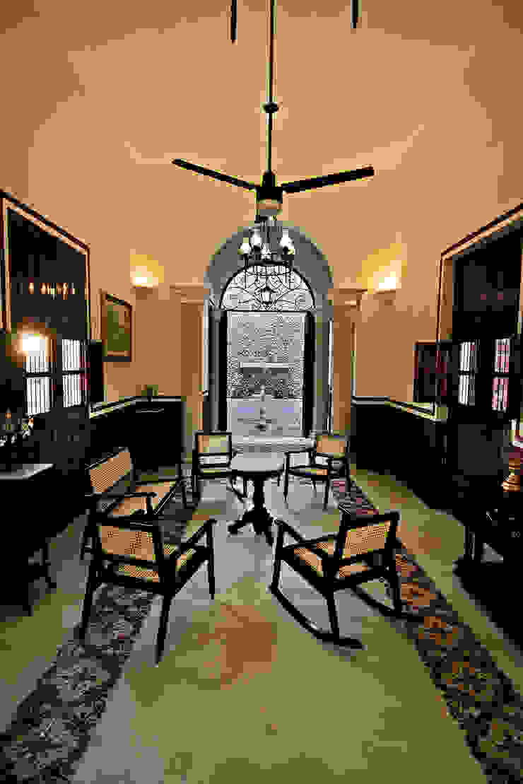 Arturo Campos Arquitectos غرفة المعيشة