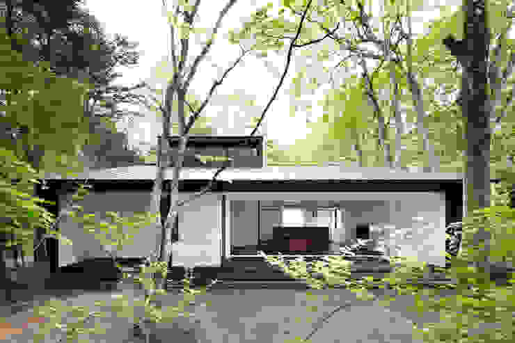 018軽井沢Cさんの家, atelier137 ARCHITECTURAL DESIGN OFFICE atelier137 ARCHITECTURAL DESIGN OFFICE Modern houses White