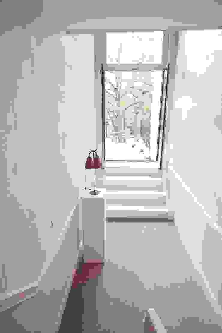 BRUSSELS HOME STAGING edit home staging Ausgefallener Flur, Diele & Treppenhaus
