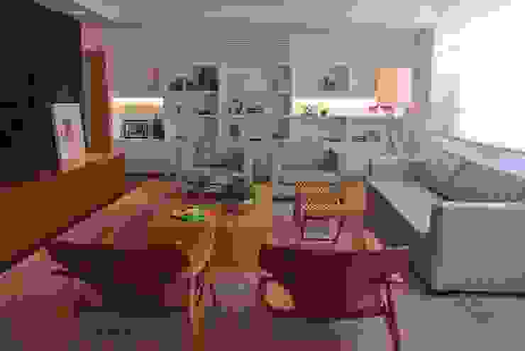 Apartamento Leblon Salas de estar modernas por Andréa Menezes & Franklin Iriarte Moderno