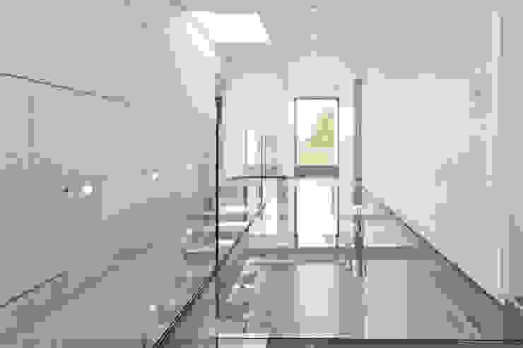 Glassteg Beck+Blüm-Beck Architekten Moderner Flur, Diele & Treppenhaus