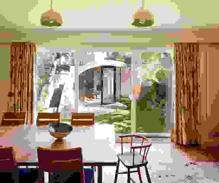 Shoffice Garagens e arrecadações modernas por Platform 5 Architects LLP Moderno