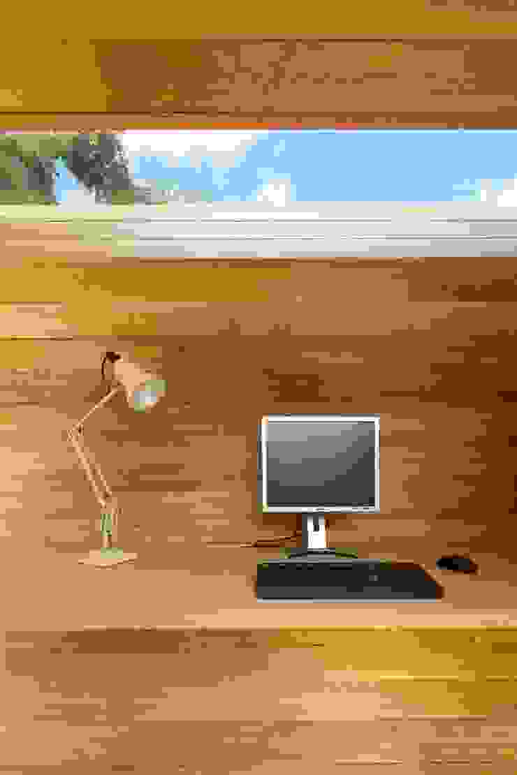 Shoffice Garagens e arrecadações modernas por Platform 5 Architects LLP Moderno