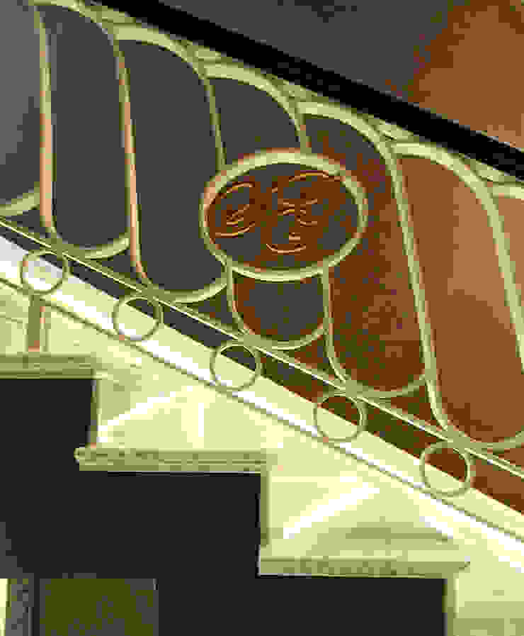 Contemporary Classical Villa in Kemer Golf & Country Orkun İndere Interiors Pasillos, vestíbulos y escaleras clásicas